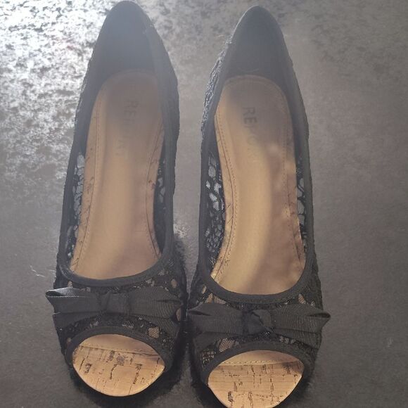 Report Black Peep-Toe Heels with Lace Overlay - Picture 1 of 6